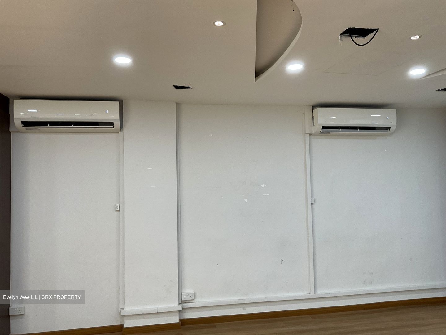 Waterloo Centre (D7), Office #555058451
